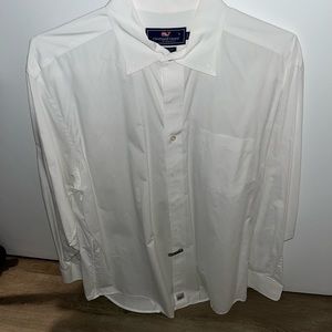Mens vineyard vines buttonup, barely worn, freshly dry cleaned Originally $98.50